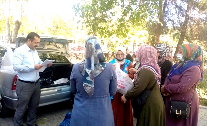 Diyarbakırda TDV Kadın Kolları, yetimlere umut oluyor