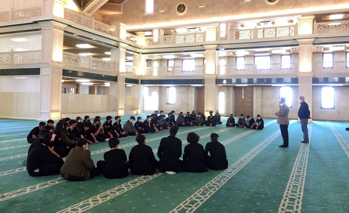 Havacılık öğrencilerinden Camiler ve Din Görevlileri Haftası ziyareti