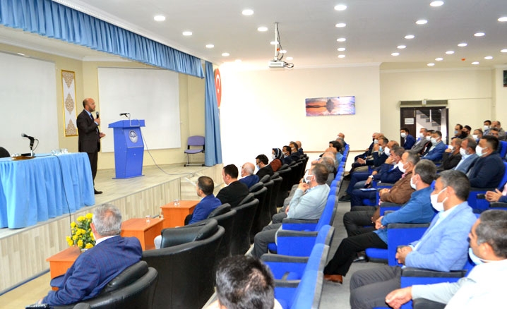 Kırşehirde Camiler ve Din Görevlileri Haftası konferansı
