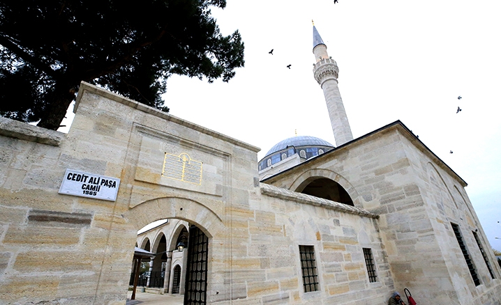 Selimiye Camiinin provası niteliğindeki tarihi Cedid Ali Paşa Camii restorasyon sonrası ibadete açıldı