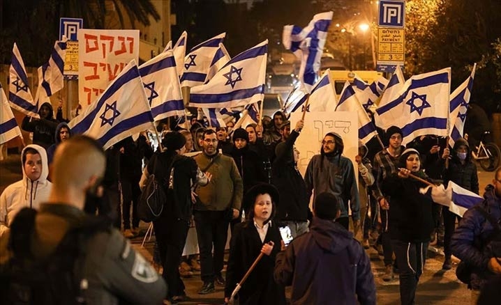 Yahudi işgalcilerden Kudüste kışkırtıcı yürüyüş