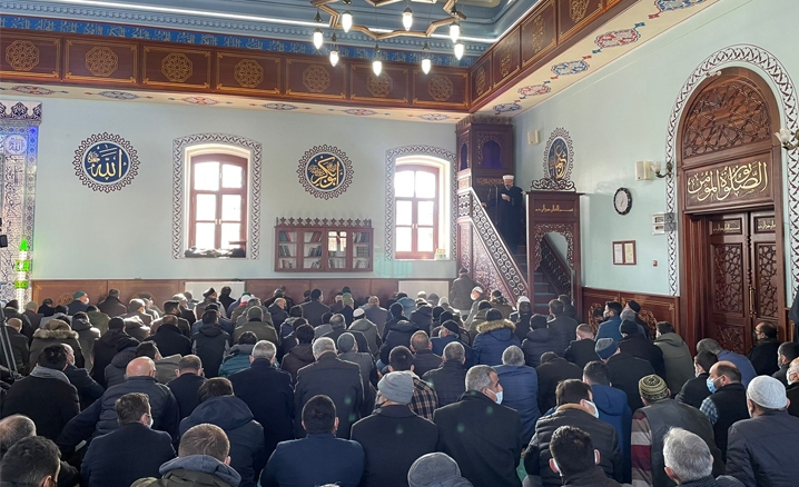 Diyanet İşleri Başkanı Erbaş Karsta Cuma hutbesi irad etti