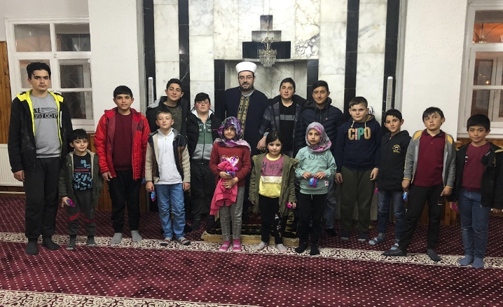 Demirbaş: Çocuklara İslamın güzelliklerini tattırma gayretindeyiz