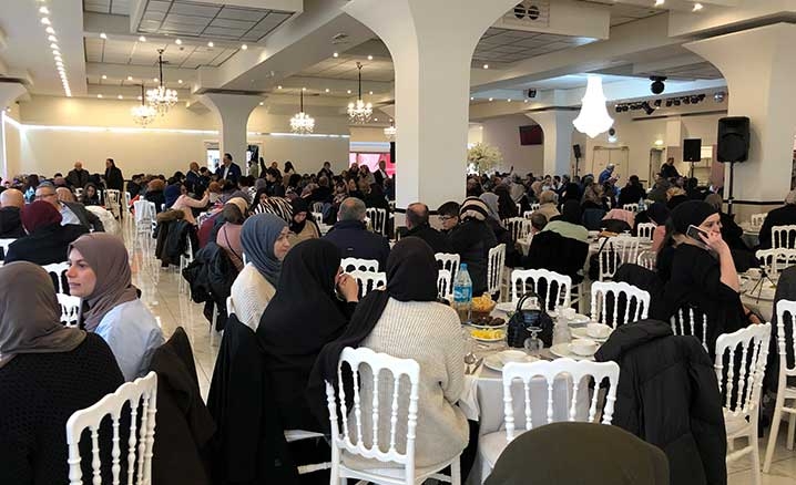 Hollandada camiler ortaklaşa 1500 kişilik iftar verdi