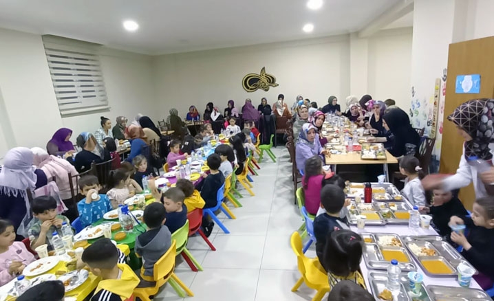 Minik öğrencilere yönelik iftar