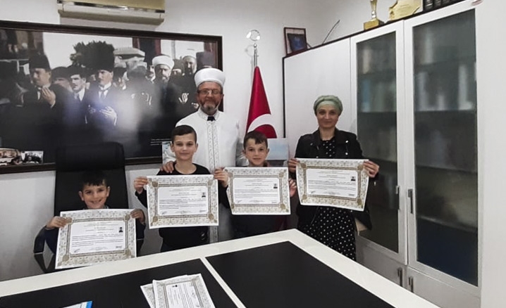Moldovyalı anne ve 3 oğlu Bursada Müslüman oldu