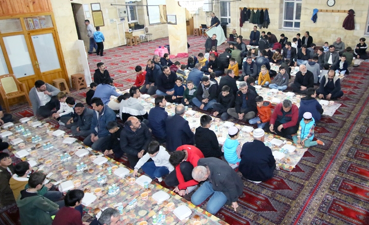 Öğrenci ve veliler birlikte iftar yaptı