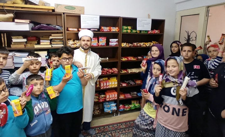 Simavda cami çocuk market açıldı