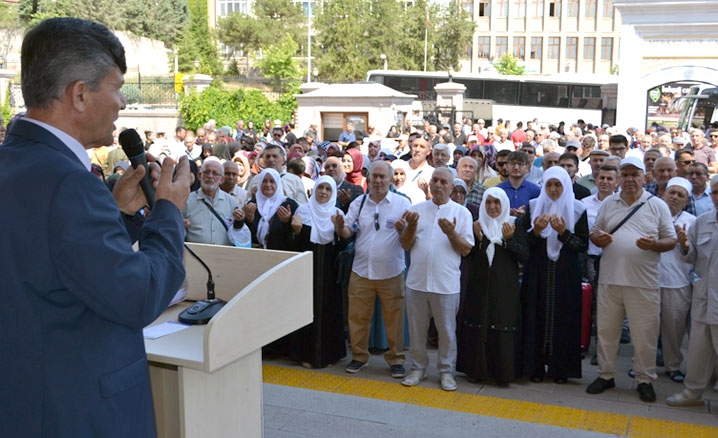 Kırıkkale’de hacı adayları dualarla uğurlandı