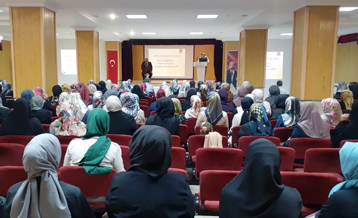 Yaz Kuran kursları eğitim seminerleri sürüyor